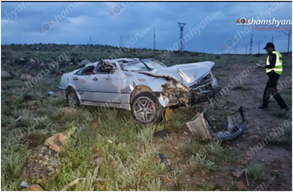 Արագածոտնում «Mercedes»-ը դուրս է եկել երթևեկելի գոտուց և հայտնվել դաշտում․ կան տուժածներ